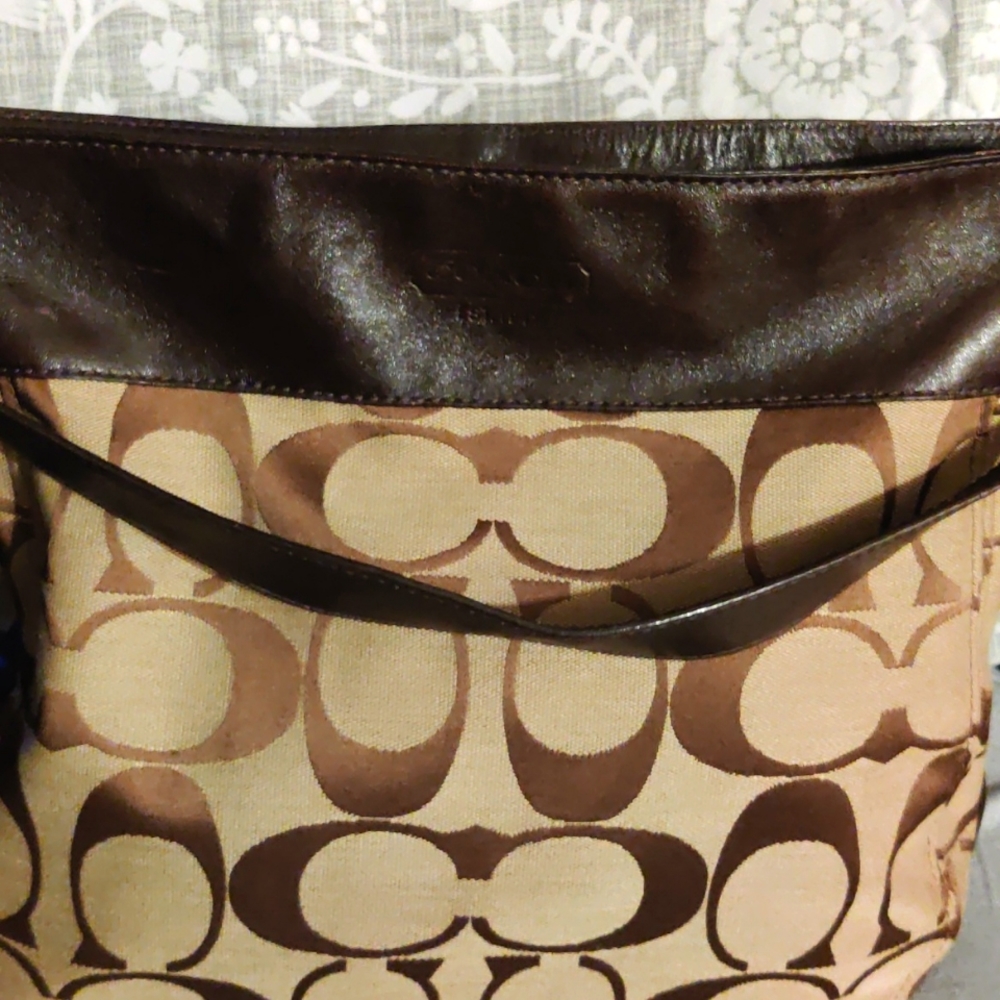 Coach Zoe signature hobo satchel bag